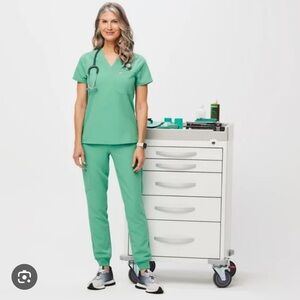 Women’s fig scrub set in surgical green